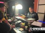Kapolres Sumenep saat melakukan razia tempat caffe. Kapolres Sumenep saat melakukan razia tempat caffe.
