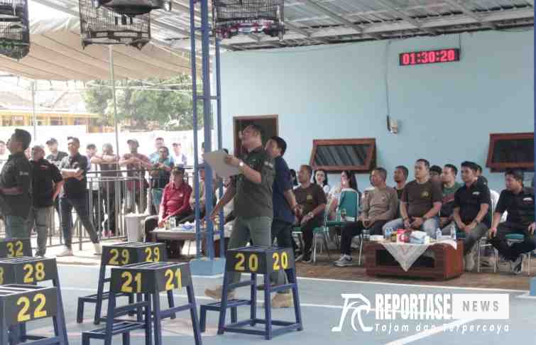 Kapolres Sumenep Akbp Henri Noveri Santoso.,S.H.,S.I.K.,M.M saat membuka lomba burung berkicau