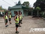 Personil Koramil 0825/15 Wongsorejo melaksanakan Olahraga Bersama.