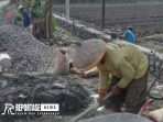 Lokasi pekerjaan pembangunan saluran air atau drainase desa putren.