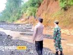 Polsek Pronojiwo Aktif Pantau Debit Air Sungai Kembangan Antisipasi Banjir