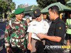 Inspeksi handphone langsung oleh Staf Intel beserta Provost di Halaman Makodim 0821/Lumajang.
