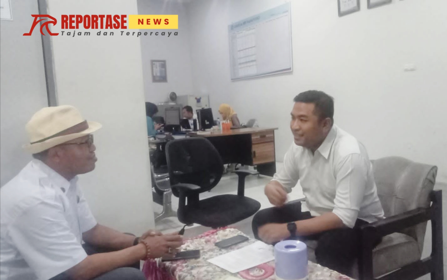 H. Sigit saat diterima pihak di Bank BRI Unit Ranuyoso Lumajang.