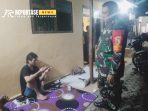 Koptu Jaelani Firmansyah, melaksanakan patroli malam di Kampung Karya RT 001 RW 015, Kelurahan Citradiwangsan, Kecamatan Lumajang Koptu Jaelani Firmansyah, melaksanakan patroli malam di Kampung Karya RT 001 RW 015, Kelurahan Citradiwangsan, Kecamatan Lumajang