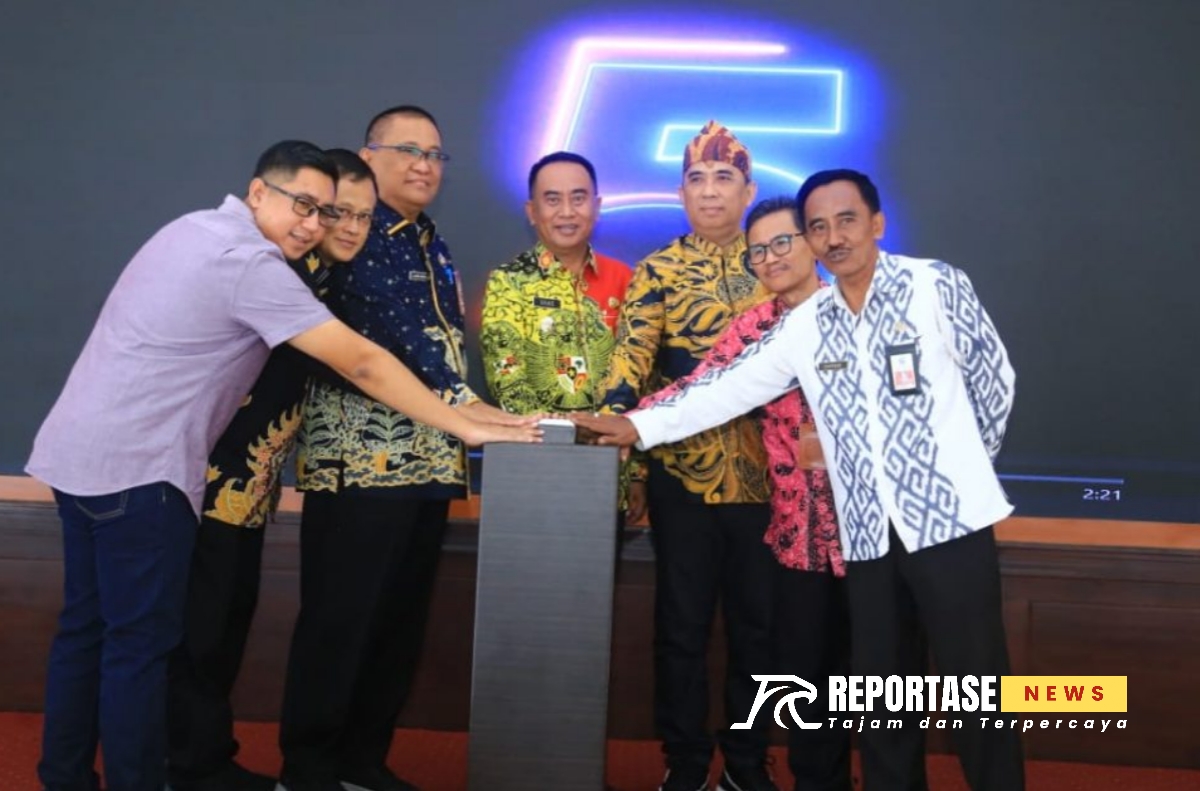Launching Aplikasi Pesan Pubers ditandai dengan penekanan tombol sirine dan penandatanganan berita acara