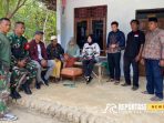 Camat Tlanakan Nurhidayati Rasuli SE.MM didampingi Kades Desa Ambat Moh. Sugianto, SE dan Babinsa kunjungi penderita kanker akut di Dusun Dhuko, Desa Ambat,