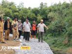 Rombongan Tim TRC Provinsi Jatim yang terlibat meliputi berbagai unsur, seperti PU-SDA, BPBD, UPT SDA, Bagian Hukum, serta Bappeda Rombongan Tim TRC Provinsi Jatim yang terlibat meliputi berbagai unsur, seperti PU-SDA, BPBD, UPT SDA, Bagian Hukum, serta Bappeda