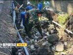 Serda Tri Tunggal Jaya, mengawal kegiatan pemasangan pipa air Serda Tri Tunggal Jaya, mengawal kegiatan pemasangan pipa air