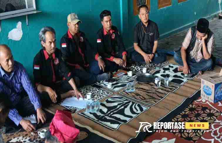 Banyuwangi Coropsien Whaot (BCW) menggelar pertemuan serap aspirasi tentang pengaduan masyarakat