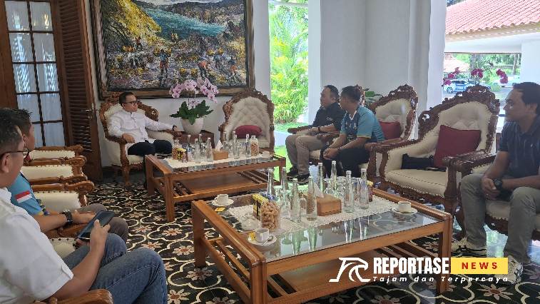 Kepala Lembaga Pemasyarakatan (Lapas) Kelas IIA Banyuwangi, Agus Wahono melakukan pertemuan dengan Menteri Pendayagunaan Aparatur Negara dan Reformasi Birokrasi (PANRB) Abdullah Azwar Anas.