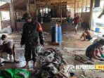 Sertu Romelan saat giat anjangsana ke tempat usaha milik warga Sertu Romelan saat giat anjangsana ke tempat usaha milik warga