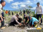 Serda Sigit Andi Irawan, bersama para stakeholder Supiturang dan puluhan mahasiswa Kuliah Kerja Nyata (KKN)