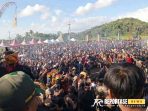 Ribuan masyarakat dan wisatawan asing Berjubel menjadi satu saksikan ritual adat Kebo-keboan Desa Aliyan