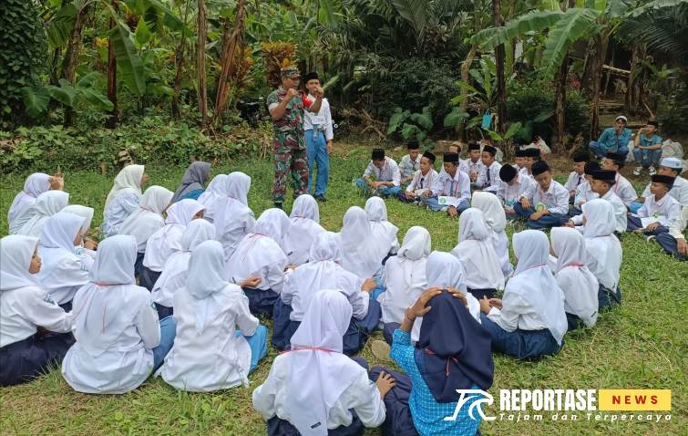 Serka Bohari Rahman, memberikan pembekalan tentang wawasan kebangsaan kepada siswa