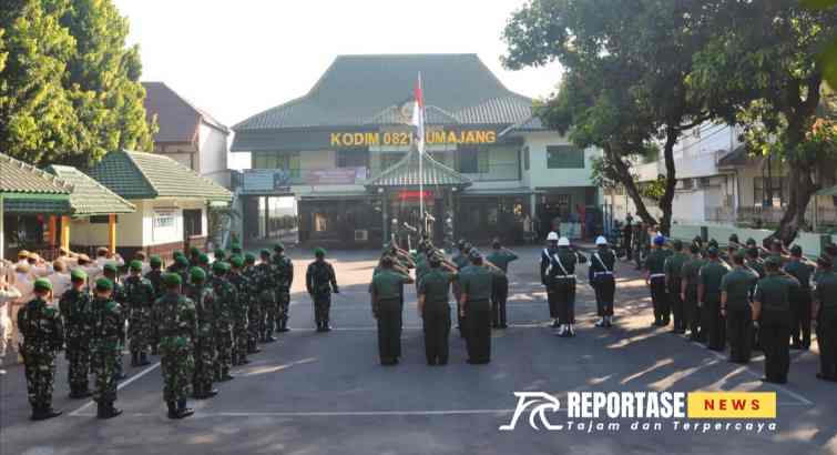 Gelar Upacara Bendera 17 an yang di ikuti oleh seluruh anggota TNI dan PNS