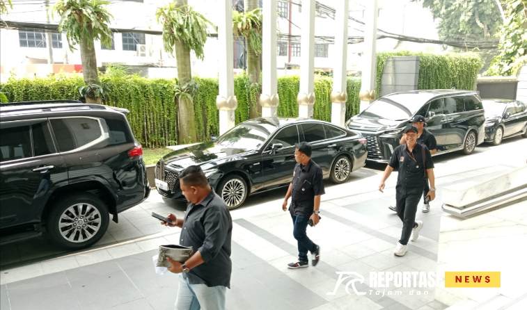 tim Info Warga Banyuwangi (IWB) yang berada di Jakarta membawa berkas laporan terkait dugaan bobroknya mekanisme proses panen tebu di wilayah PTPN 1 Regional 5.