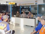 Kasat Lantas Polres Sumenep Akp Alimuddin Nasution memberikan tips aman menjadi juru parkir Kasat Lantas Polres Sumenep Akp Alimuddin Nasution memberikan tips aman menjadi juru parkir