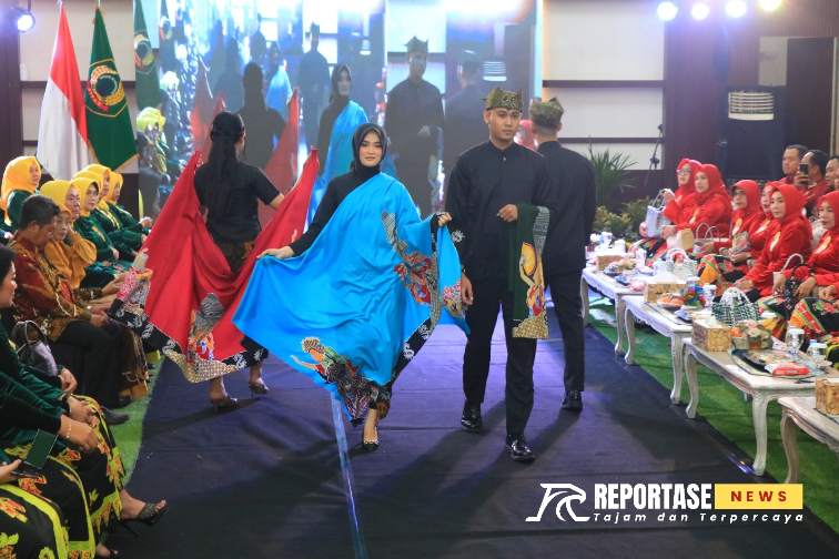 Launching motif baru dan keberhasilan dalam memperoleh hak cipta batik jeruji Lapas Banyuwangi itu mendapatkan apresiasi dari Kakanwil Kemenkumham Jatim Heni Yuwono.