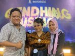 Pramitha Melani juara 1 Anugerah musik Banyuwangi gending using kabupaten Banyuwangi tahun 2024 Pramitha Melani juara 1 Anugerah musik Banyuwangi gending using kabupaten Banyuwangi tahun 2024