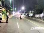Melaksanakan patroli rutin di jalan raya nasional Kedungjajang