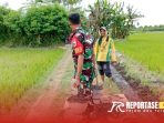 Babinsa dalam pembangunan saluran irigasi di kelompok tani Rowo Tengah Babinsa dalam pembangunan saluran irigasi di kelompok tani Rowo Tengah