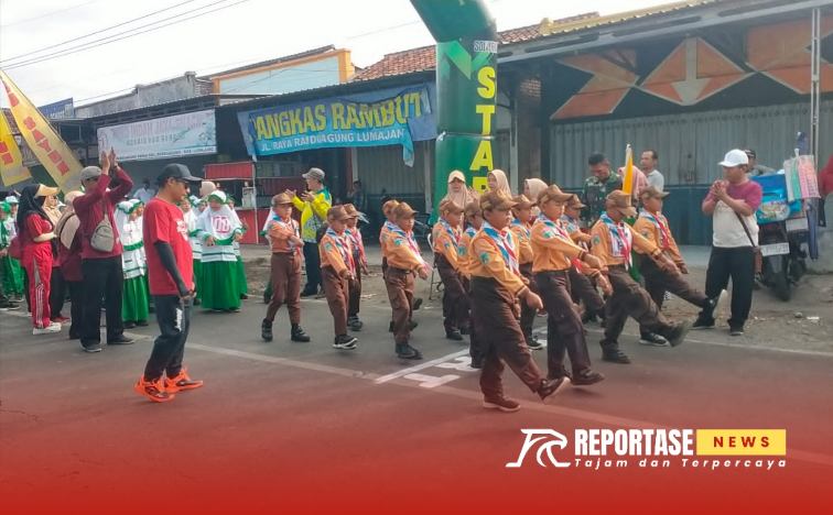 Kegiatan Lomba Gerak Jalan itu diikuti oleh ratusan peserta yang terdiri dari pelajar semua tingkatan