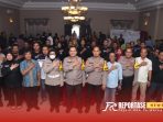 AKBP Henri Noveri Santoso, bersama seluruh insan pers. AKBP Henri Noveri Santoso, bersama seluruh insan pers.