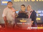 Paramitha Melani didampingi kedua orang tua dalam Anugerah Musik Banyuwangi 2024 Paramitha Melani didampingi kedua orang tua dalam Anugerah Musik Banyuwangi 2024