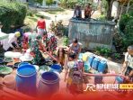 Penyaluran air bersih dari Mustikatama di Dusun Ngesong, Desa Barat,