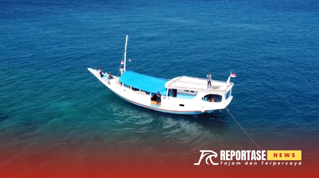 perahu kayu di Pulau Sapudi menjadi simbol dari ketahanan