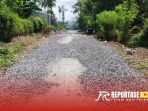 kondisi jalan sering rusak dan tergenang saat musim penghujan kondisi jalan sering rusak dan tergenang saat musim penghujan