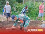 Melaksanakan kerja bakti pembersihan jalan di Dusun Bedok