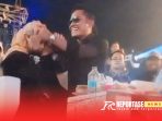 Aksi Gus Miftah Menggoyangkan Kepala Istri di Depan Umum