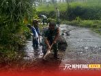 Kegiatan kerja bakti membersihkan jalan sepanjang 850 meter Kegiatan kerja bakti membersihkan jalan sepanjang 850 meter