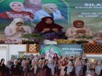 Nyai Hj dr Ita Fajria Tamim M.Kes (istri Kyai Mamak) dan Hj Vany Daryani (Istri Mas AB) bersama dr Cica Herlina Istri dari Moh Wijdan Ketua Paguyuban Klebun Pantura Bersatu (PKPB) serta Tokoh sentral MANDAT menggelar Doa Bersama Nyai Hj dr Ita Fajria Tamim M.Kes (istri Kyai Mamak) dan Hj Vany Daryani (Istri Mas AB) bersama dr Cica Herlina Istri dari Moh Wijdan Ketua Paguyuban Klebun Pantura Bersatu (PKPB) serta Tokoh sentral MANDAT menggelar Doa Bersama