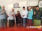 KH. Hasani Syahid, Pengasuh Pondok Pesantren (Ponpes) Hidayatul Muttaqin, dan Nyai Hj. Masturiyah, pengasuh Ponpes Ruhul Islam Almuntaha, bersama FAHAM
