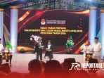 Debat Cabup - Cawabup Lumajang, Paslon 01 Cak Thoriq - Ning Fika (kiri)
