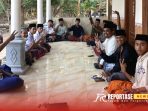 Pemuda Kecamatan Dungkek yang tergabung dalam Tunas Muda Achmad Fauzi (AF) Pemuda Kecamatan Dungkek yang tergabung dalam Tunas Muda Achmad Fauzi (AF)