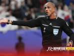 Foto: Wasit Ahmed Al Kaf merugikan Timnas Indonesia saat melawan Bahrain. @by_reportasenews.net/PSSI Foto: Wasit Ahmed Al Kaf merugikan Timnas Indonesia saat melawan Bahrain. @by_reportasenews.net/PSSI