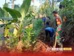 Kerja bakti pelebaran jalan setapak Kerja bakti pelebaran jalan setapak