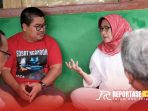 Agus Setiawan (Samco) saat bersama Bunda Indah dan para pendukungnya Agus Setiawan (Samco) saat bersama Bunda Indah dan para pendukungnya