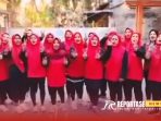 Puluhan ibu-ibu yang tergabung dalam komunitas senam "Gemoy" Desa Aenganyar,