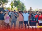 Foto: Achmad Fauzi Wongsojudo dalam acara Kerapan Sapi Premanan di Desa Batuputih Laok, Kecamatan Batuputih, @by_reportasenews.net Foto: Achmad Fauzi Wongsojudo dalam acara Kerapan Sapi Premanan di Desa Batuputih Laok, Kecamatan Batuputih, @by_reportasenews.net